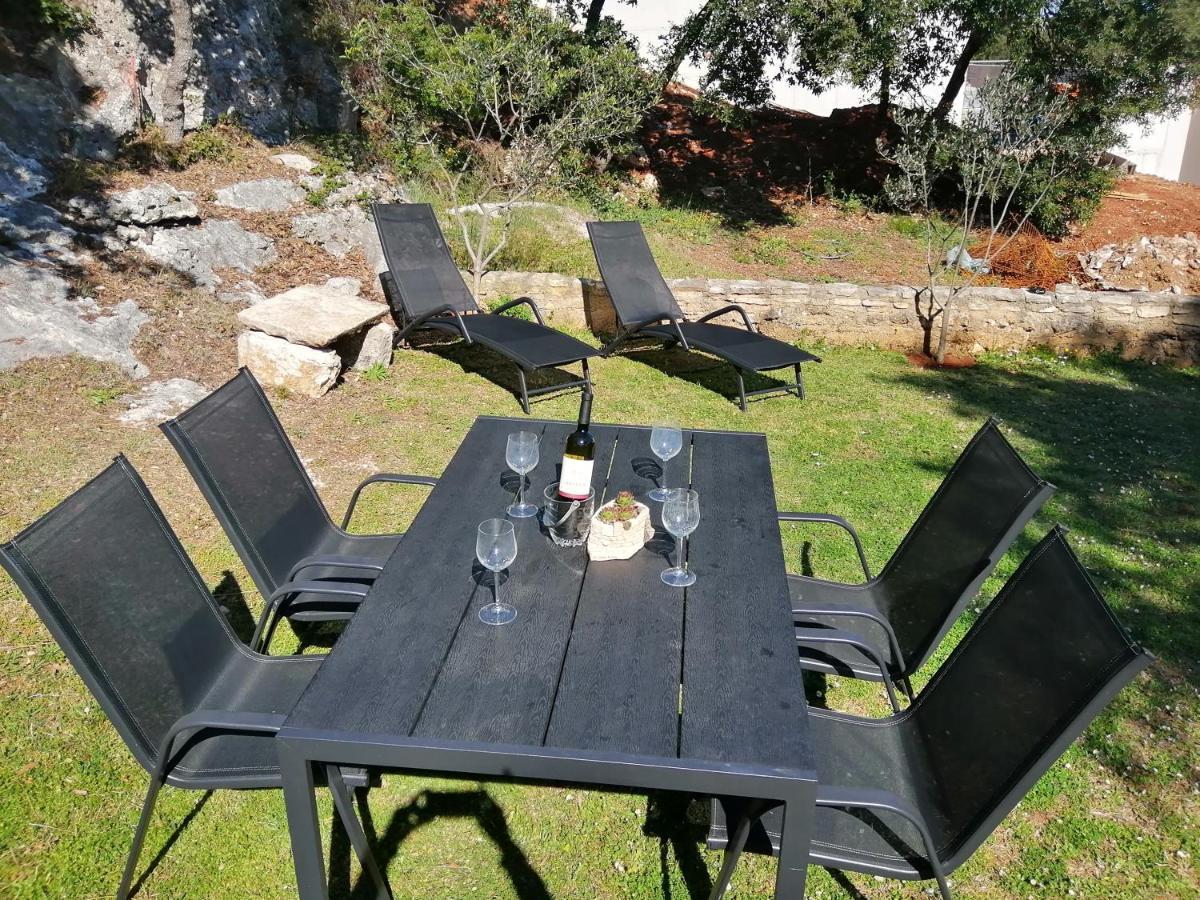Garden Apartment Pjescana Uvala Luaran gambar