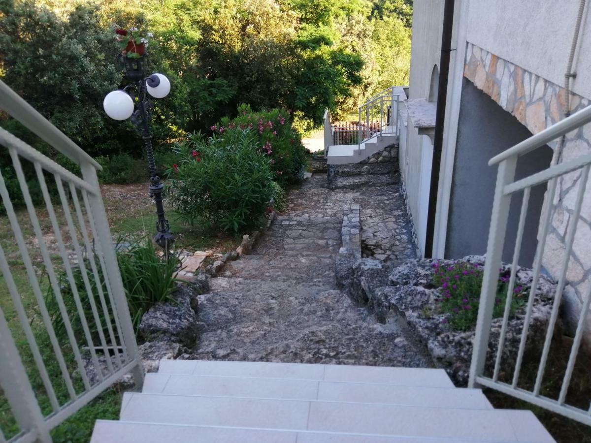 Garden Apartment Pjescana Uvala Luaran gambar