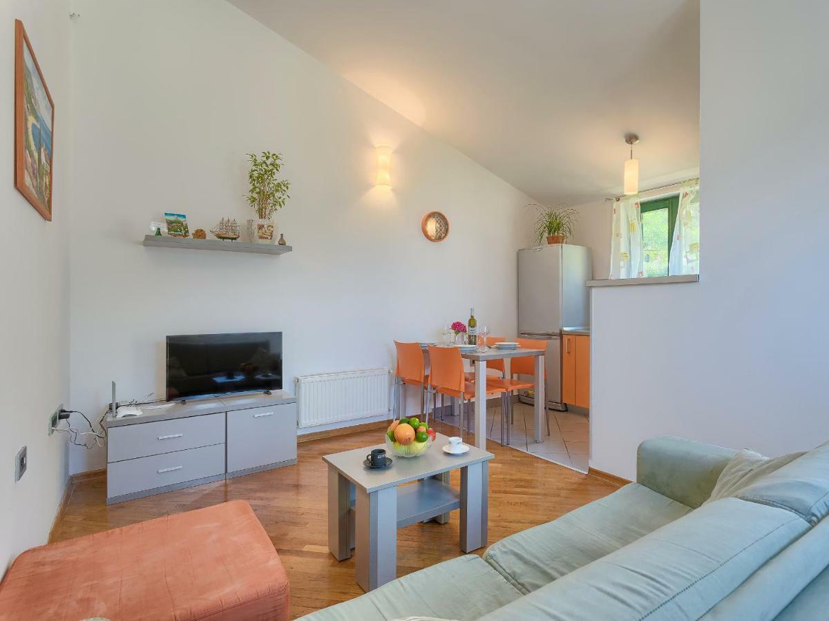 Garden Apartment Pjescana Uvala Luaran gambar