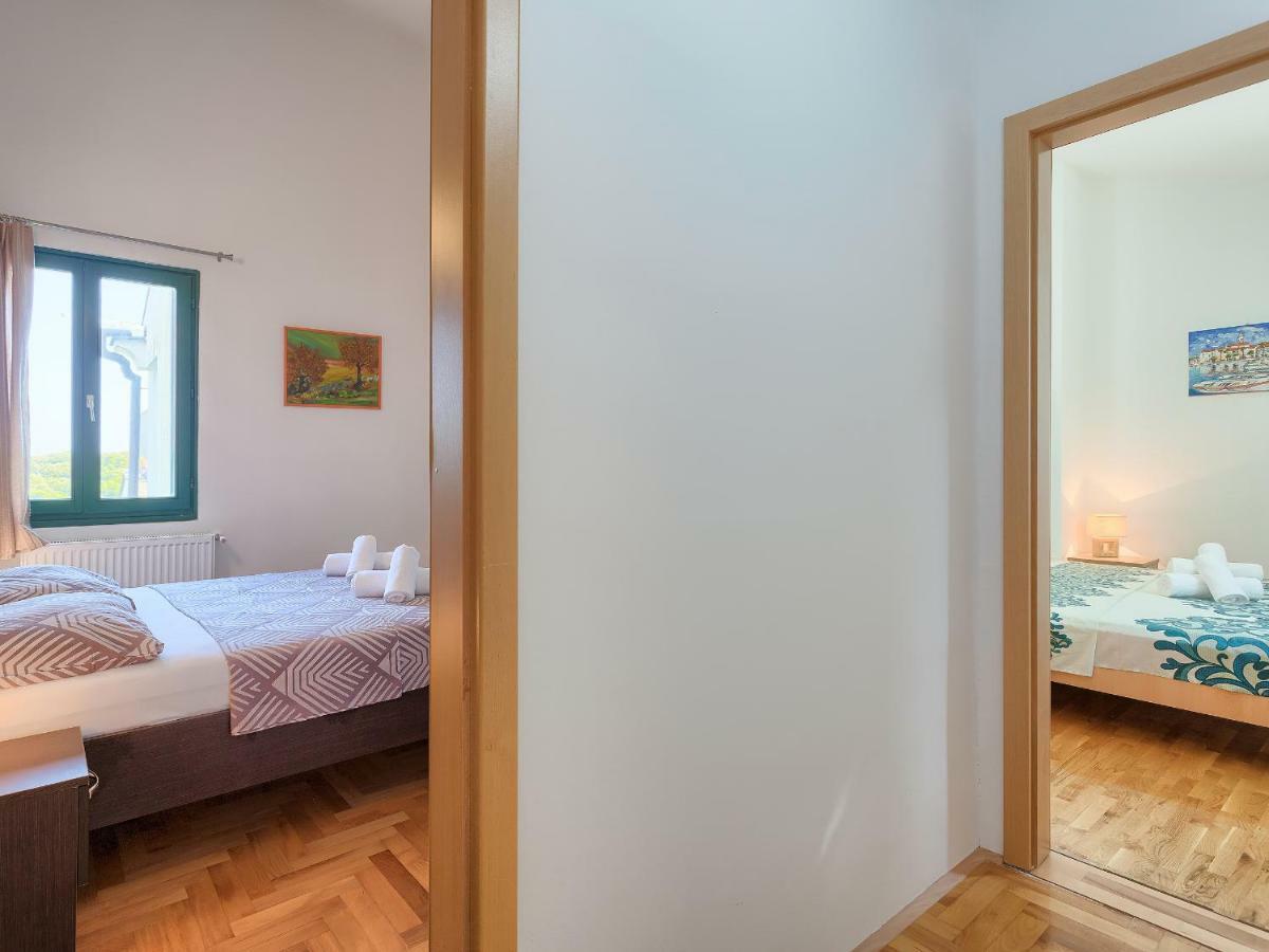 Garden Apartment Pjescana Uvala Luaran gambar