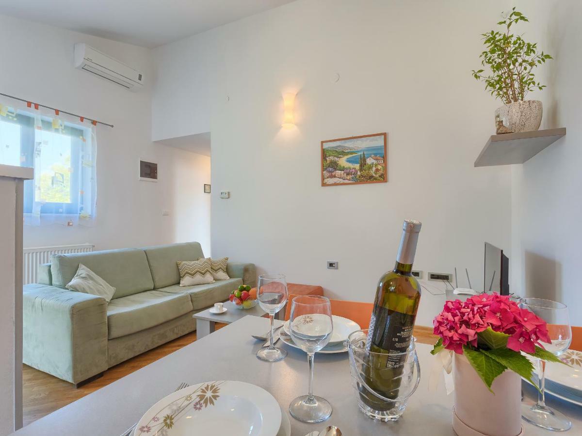 Garden Apartment Pjescana Uvala Luaran gambar